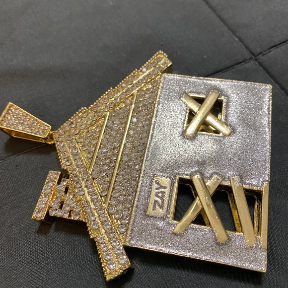 Silver Traphouse Bando Pendant - Picture 3 of 4